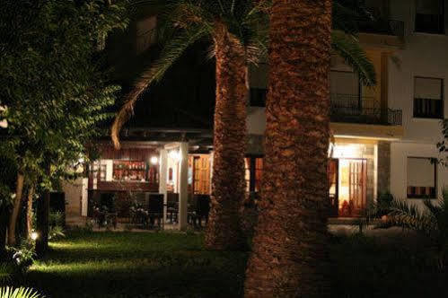 Vicky Rooms & Apartments ลีเมนาส ภายนอก รูปภาพ
