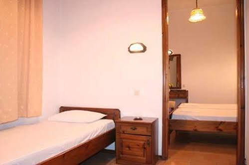 Vicky Rooms & Apartments ลีเมนาส ภายนอก รูปภาพ